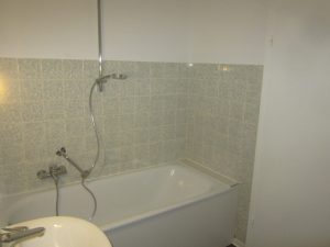 Badezimmer mit Wanne